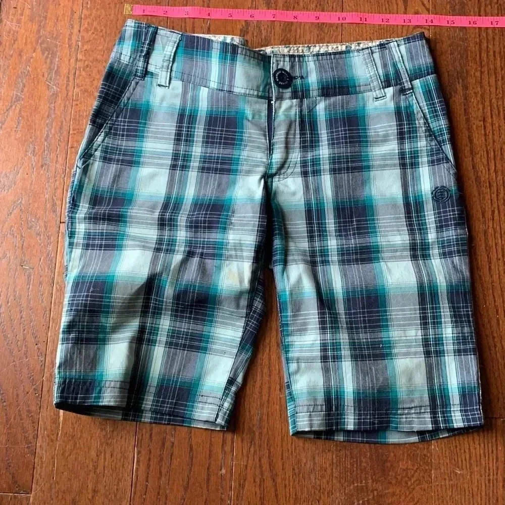 Element shorts